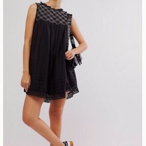 Sleeveless Black Dress with Lace Details